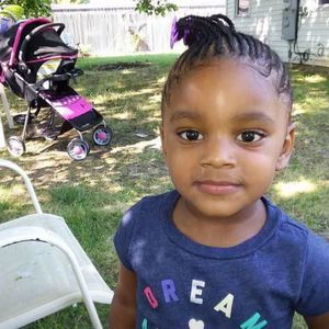 Meet your Posher, Monique